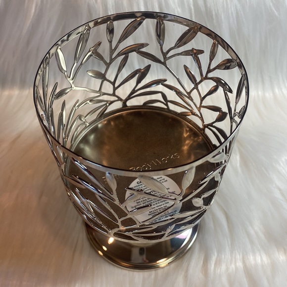 “Vine Leaf Pedestal“ 3-Wick Candle Holder shiny branches, Bath & Body Works, NWT - Picture 3 of 9